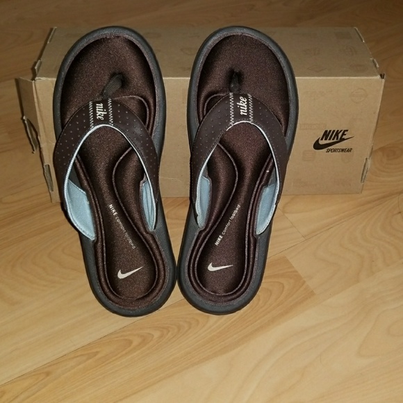 Nike Shoes - Nike comfort flip flops